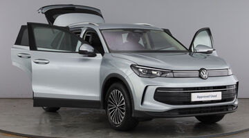 2026 Volkswagen ETSI MHEV Match DSG Euro 6 5-door (Silver) - Image: 10