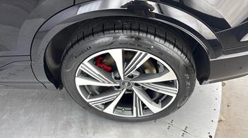2026 Audi SQ6 SUV Vorsprung e-tron 360,00 kW (Black) - Image: 38
