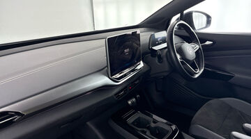 2024 Volkswagen Pro 77kWh Style Auto 5-door (Black) - Image: 2