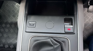 2020 Citroen PureTech Flair Euro 6 5-door (White) - Image: 42