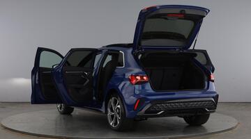 2026 Audi Sportback S line TFSI e 204 PS S tronic (Blue) - Image: 11