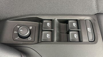 2025 CUPRA ETSI V1 DSG Euro 6 5-door (White) - Image: 19