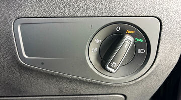 2022 Volkswagen 2.0 TSI R-Line DSG 4Motion Euro 6 5-door (Black) - Image: 22