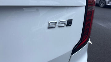 2026 Volvo 2.0 B5 MHEV Plus Auto 4WD Euro 6 5-door (White) - Image: 16