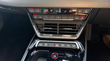 2026 Audi 105kWh Auto quattro 4-door (Grey) - Image: 28
