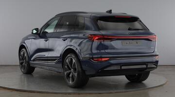 2026 Audi Q6 SUV Black Edition e-tron quattro 315,00 kW (Blue) - Image: 3