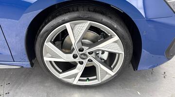 2026 Audi Sportback Black Edition TFSI 150 PS S tronic (Blue) - Image: 5