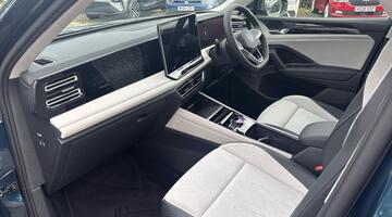 2026 Volkswagen Elegance 1.5 eTSI 150 PS 7-Speed DSG 5-door (Blue) - Image: 32