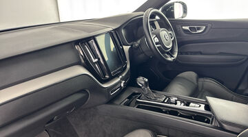 2020 Volvo 2.0 D4 R-Design Auto Euro 6 5-door (Grey) - Image: 2
