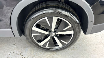 2026 Volkswagen 2.0 TDI Elegance DSG Euro 6 5-door (Black) - Image: 34