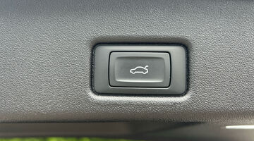 2026 Audi 2.0 TDI S line S Tronic quattro Euro 6 5-door (Grey) - Image: 22