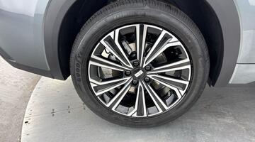 2026 Geely EM-i 29.8kWh Ultra Auto Euro 6 5-door (Grey) - Image: 28