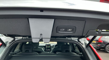 2026 Volvo 2.0 T8 18.8kWh Ultra Black Edition Auto Euro 6 5-door (Grey) - Image: 32