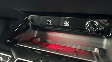 2026 Audi Saloon Black Edition e-hybrid quattro 299 PS S tronic (Red) - Image: 12