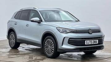 2025 Volkswagen TSI eHybrid 19.7kWh Match DSG Euro 6 5-door (Silver) - Image: 1
