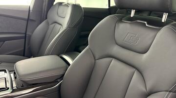 2026 Audi 3.0 e-hybrid V6 22kWh Black Edition Tiptronic quattro Euro 6 5-door (Blue) - Image: 40
