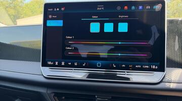 2026 Volkswagen ETSI MHEV Match DSG Euro 6 5-door (Black) - Image: 32