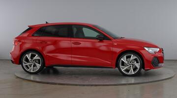 2026 Audi Sportback Black Edition TFSI 150 PS S tronic (Red) - Image: 4