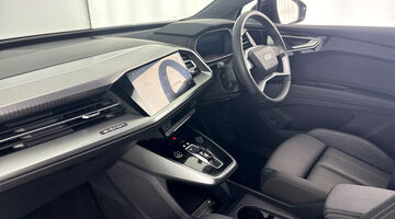 2025 Audi 40 Sport Auto 5-door 63kWh (Aurora violet) - Image: 2