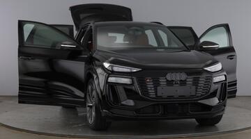 2026 Audi SQ6 SUV Vorsprung e-tron 360,00 kW (Black) - Image: 9