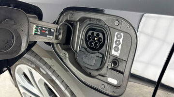 2025 Audi TFSIe 40 S line Sportback S Tronic Euro 6 5-door 17.9kWh (Black) - Image: 38