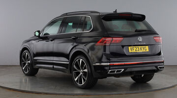 2023 Volkswagen 2.0 TDI R-Line DSG 4Motion Euro 6 5-door (Black) - Image: 3