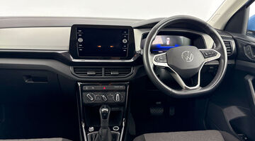 2025 Volkswagen 1.0 TSI Match DSG Euro 6 5-door (Blue) - Image: 9