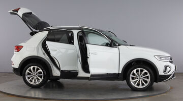 2023 Volkswagen TSI Style DSG Euro 6 5-door (White) - Image: 11