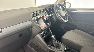 2024 Volkswagen TSI Life DSG Euro 6 5-door (Silver) - Image: 2
