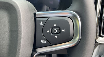 2026 Volvo 2.0 B3 MHEV Ultra Black Edition DCT Auto Euro 6 5-door (White) - Image: 50
