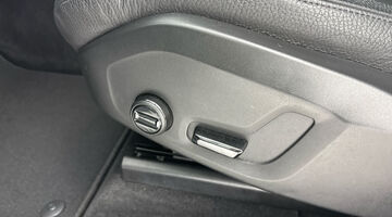 2021 Volvo 2.0 B5 MHEV Momentum Auto Euro 6 5-door (Silver) - Image: 38