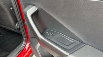 2025 Volkswagen ETSI MHEV R-Line DSG Euro 6 5-door (Red) - Image: 32