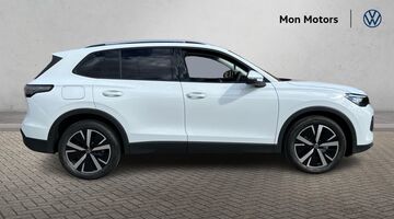 2026 Volkswagen ETSI MHEV Match DSG Euro 6 5-door (White) - Image: 4