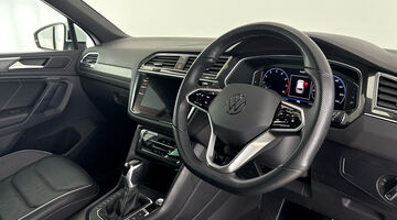 2023 Volkswagen TSI R-Line DSG Euro 6 5-door (White) - Image: 6