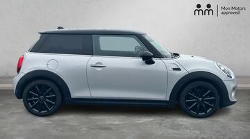 2019 MINI Cooper Classic Euro 6 3-door (Silver) - Image: 4