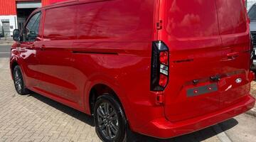 2026 Ford 2.080 EcoBlue Limited Auto L1 H1 Euro 6 5-door (Red) - Image: 10