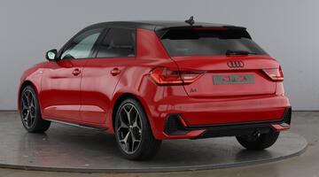 2026 Audi Sportback Black Edition 30 TFSI 116 PS S tronic (Red) - Image: 3