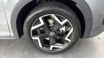 2026 Volkswagen ETSI MHEV R-Line DSG Euro 6 5-door (Grey) - Image: 5