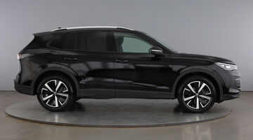 2026 Volkswagen ETSI MHEV Match DSG Euro 6 5-door (Black) - Image: 4