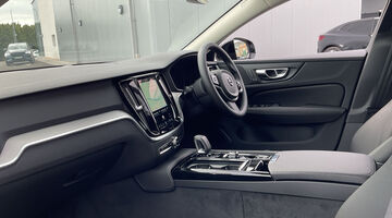 2026 Volvo 2.0 T6 18.8kWh Plus Auto Euro 6 5-door (Grey) - Image: 2