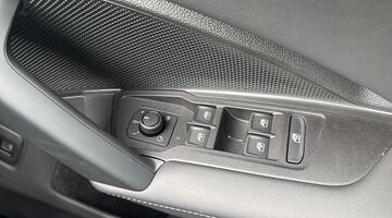 2026 Volkswagen Match 1.5 eTSI 150 PS 7-Speed DSG 5-door (Black) - Image: 16