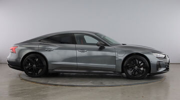 2024 Audi 93.4kWh Carbon Vorsprung Auto quattro 4-door (Grey) - Image: 4