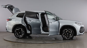 2026 Volkswagen TSI eHybrid 19.7kWh R-Line Edition DSG Euro 6 5-door (Silver) - Image: 11