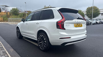 2026 Volvo 2.0 B5 MHEV Plus Auto 4WD Euro 6 5-door (White) - Image: 3