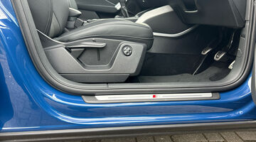 2026 Audi 1.0 TFSI 30 S line Euro 6 5-door (Blue) - Image: 21