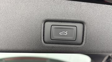 2025 Audi 2.0 TDI Sport S Tronic quattro Euro 6 5-door (Black) - Image: 35