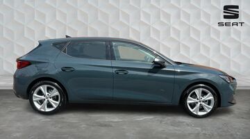 2026 SEAT ETSI MHEV FR DSG Euro 6 5-door (Blue) - Image: 4