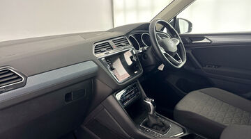2022 Volkswagen TSI Life DSG Euro 6 5-door (Grey) - Image: 2