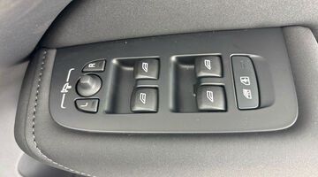 2026 Volvo 2.0 B5 MHEV Ultra Bright Auto Euro 6 5-door (Silver) - Image: 18