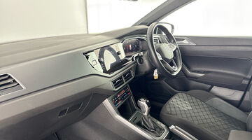 2022 Volkswagen 1.0 TSI R-Line DSG Euro 6 5-door (Black) - Image: 2